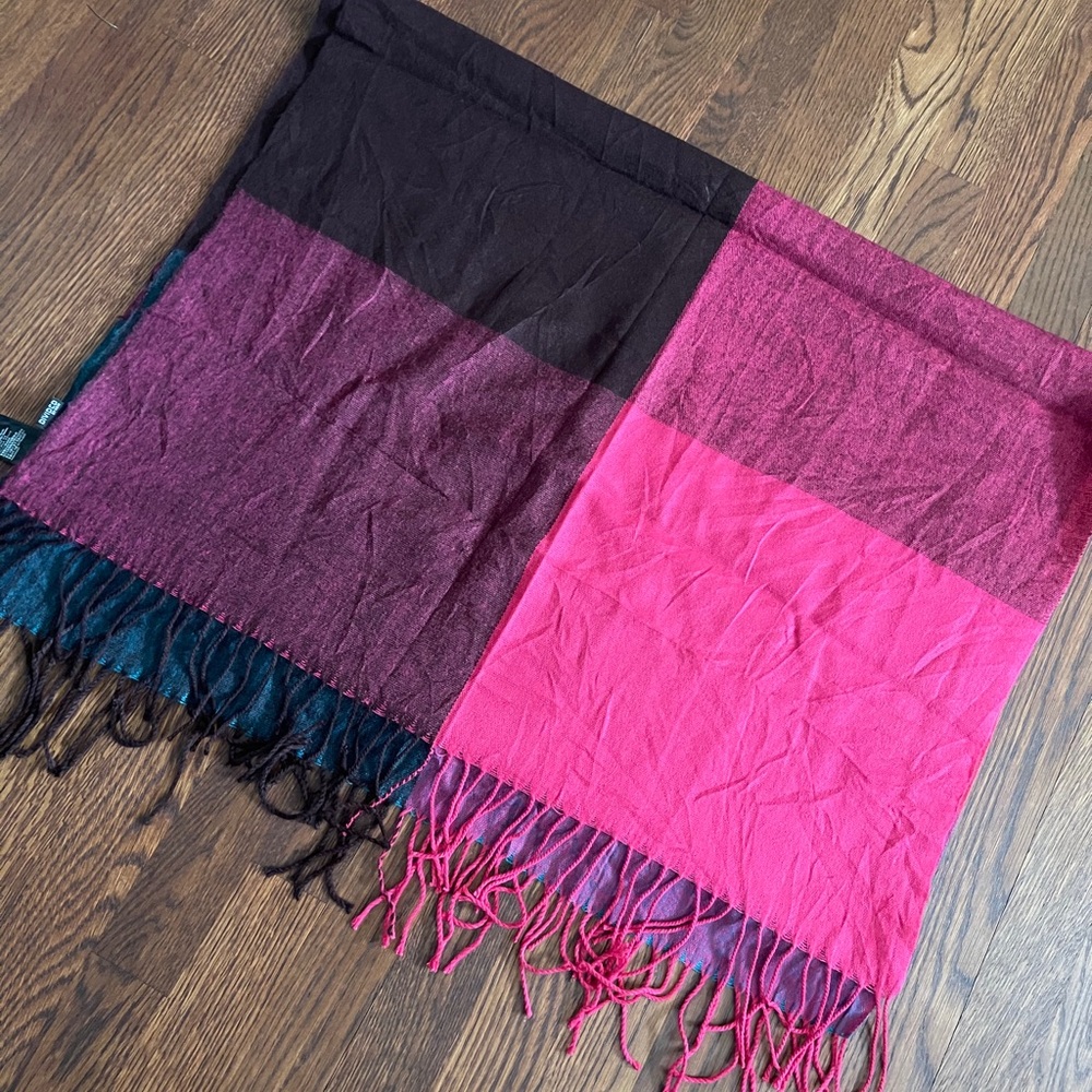 NWOT Divided by H&M Scarf